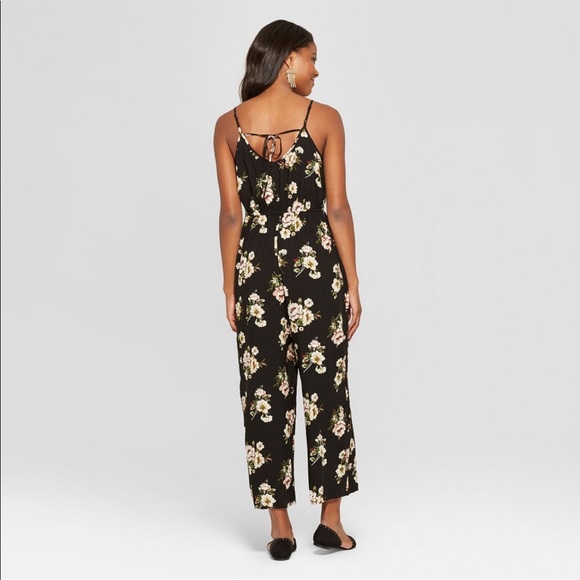 Floral print wrap jumpsuit - Picture 2 of 3
